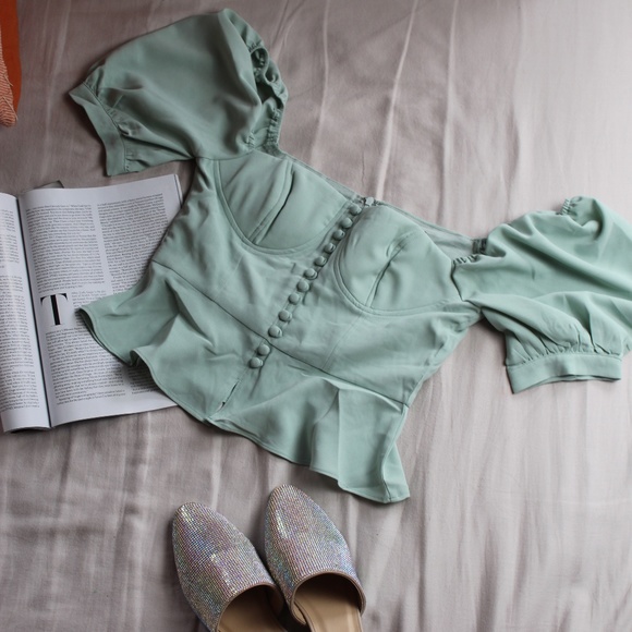 🚨//The Penelope// Sage ruffle crop top - Picture 2 of 8